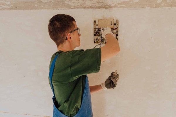 Rénovation électrique à Marseille : Ce qu'il faut considérer